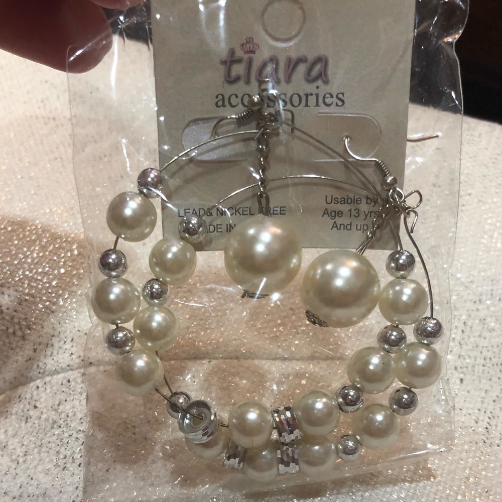 Pearl Bracelet and Earrings Set NIB